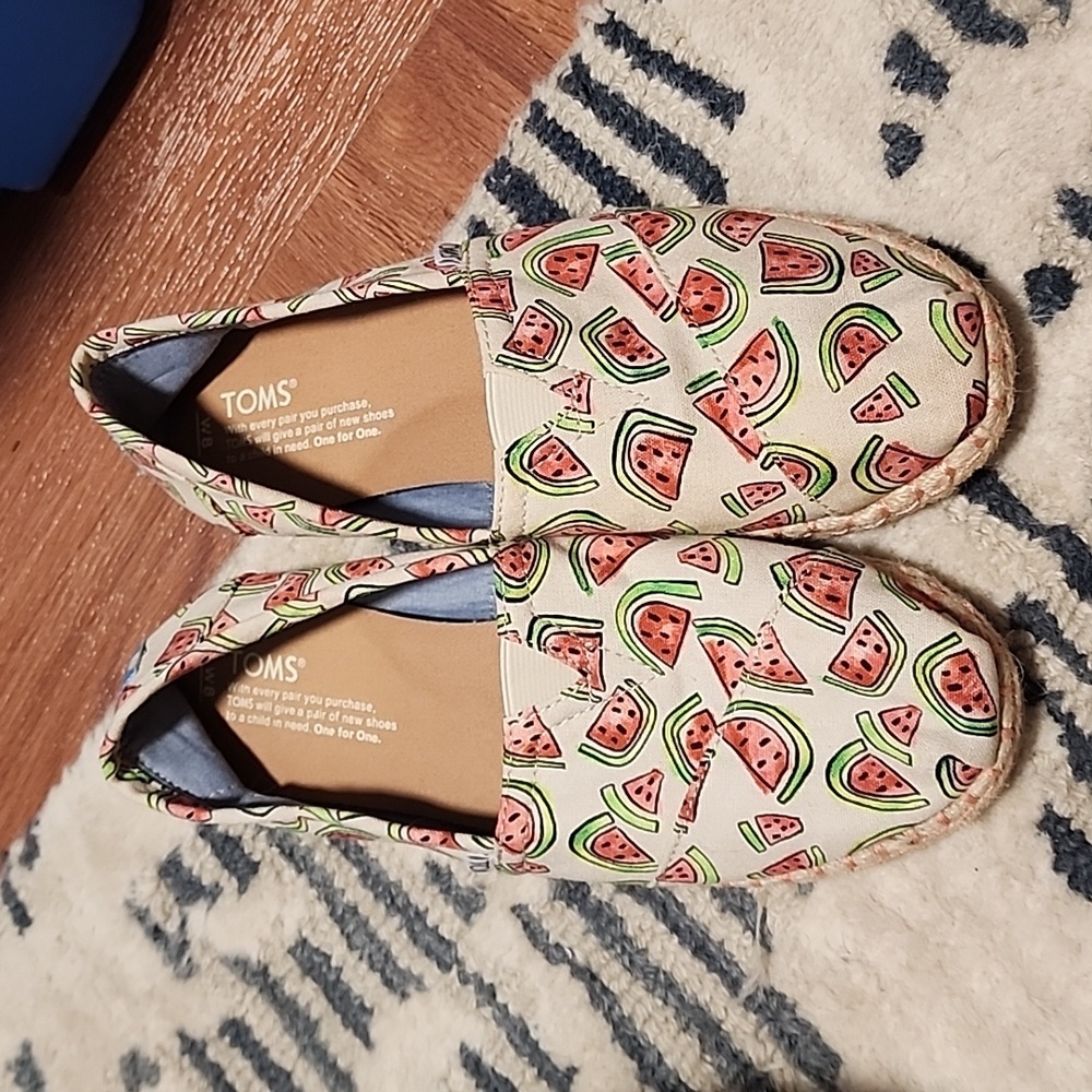 Tom's Watermelon size 8 Classic Casual Summer Flat Slip on Shoes S.J
